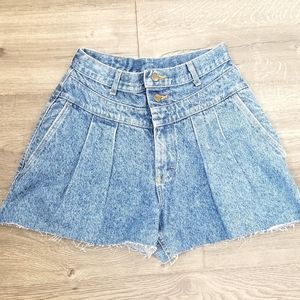 Vintage Lee high waisted jean shorts